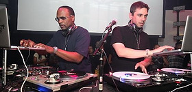 洋楽 DJ AM / MIXCD Music & DJ Mixes | DJ AM Lives